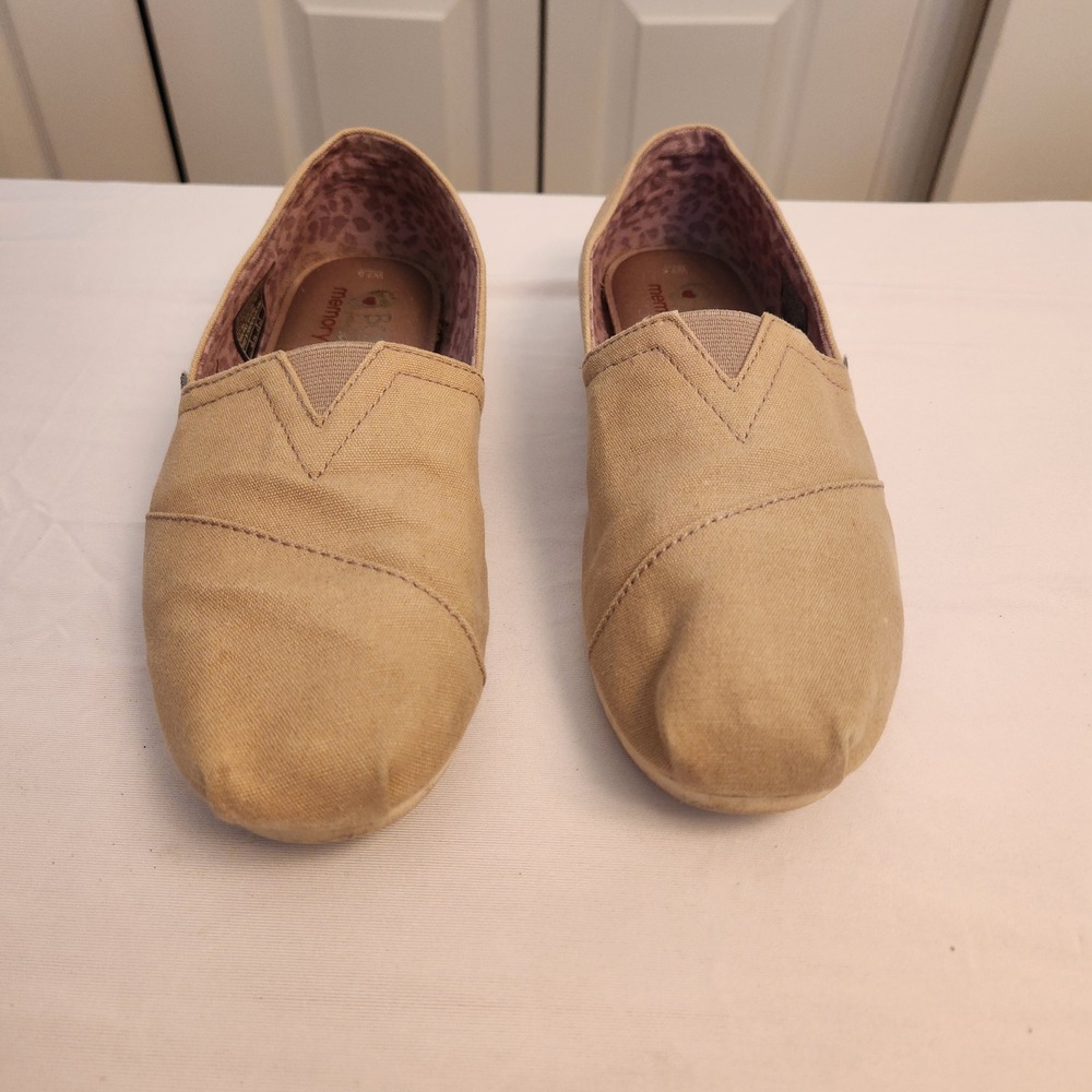 Skechers BOBS Women 7.5 Tan Canvas Slip On Memory Foam Flats Leopard Lining